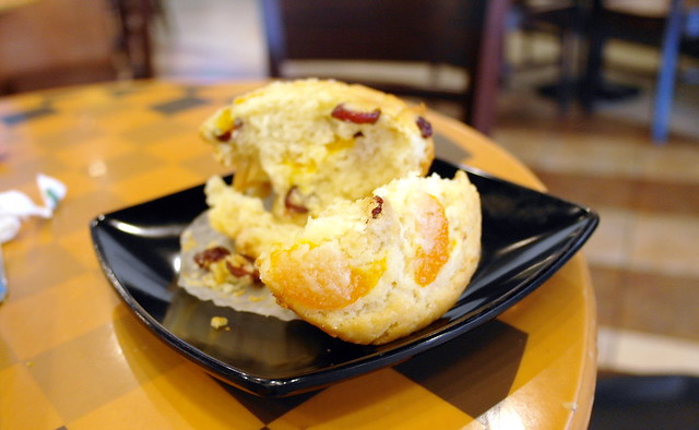 Starbucks Low Fat muffin-2