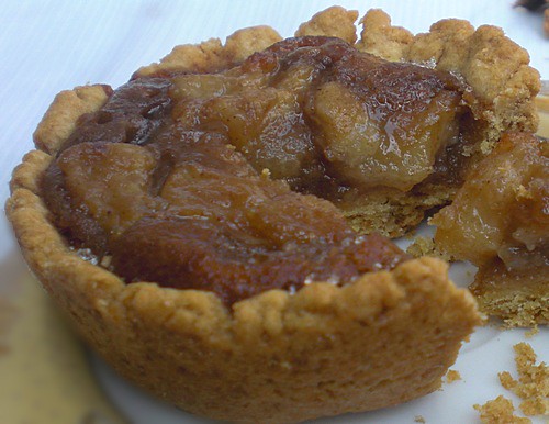 healthy pears pie with palm sugar