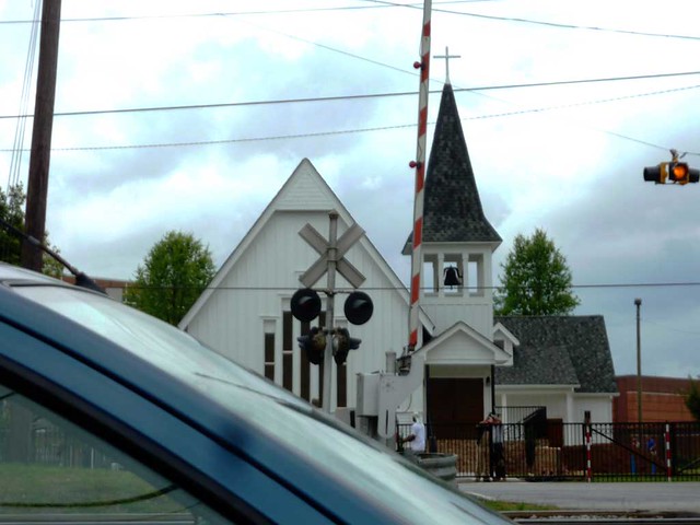 P1090900-2011-04-15-Hapeville-Dogwood-Street-Terminal-Vista-HISTORIC-CHRIST-CHURCH