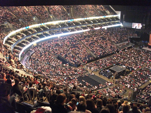 The crowds at Glee live at the O2