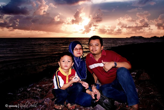Family & sunset @Kuala Perlis