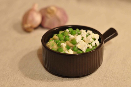 Garlic peas with feta
