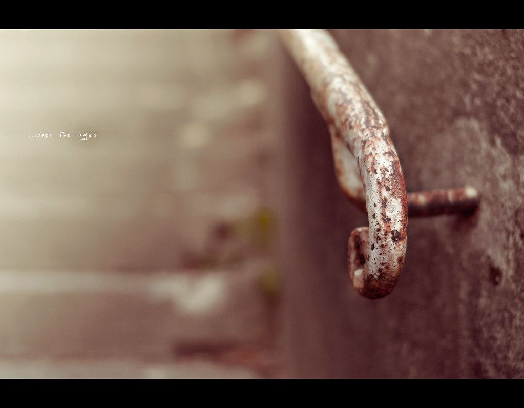 Project 365, Day 306, 306/365, Bokeh, Sigma 50mm F1.4 EX DG HSM, railing, rust, old, stairs, worn down, over the ages, 50mm, 50 mm,