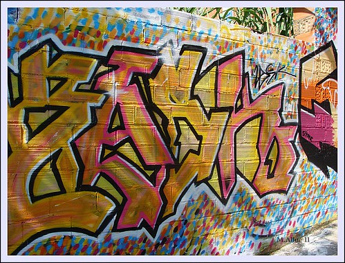 Grafitti by Miguel Allué Aguilar