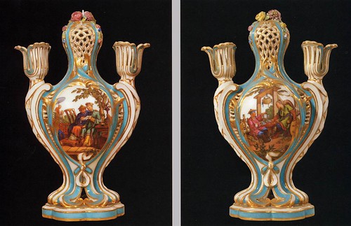 014-Par de vasijas 1761-Porcelana de Sèvres-Charles Nicolas Dodin-Web Gallery of Art-© 2005-2010 Musée du Louvre