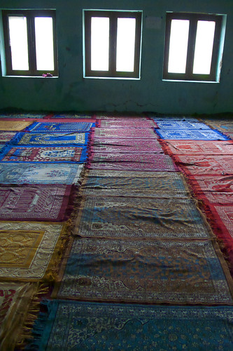 Inside Paskyum masjid