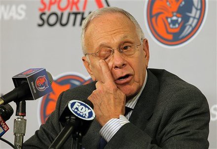  Franchises: The Charlotte Bobcats and the Traveling Con Man