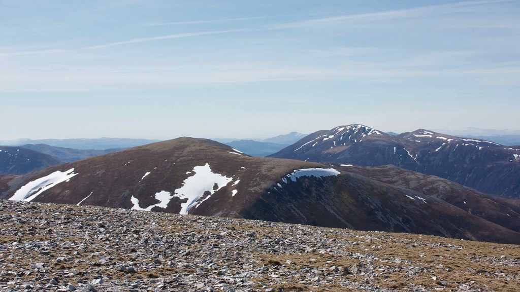 Carn and Righ and Beinn a'
Ghlo