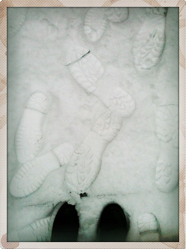 Onze voetstappen in de sneeuw