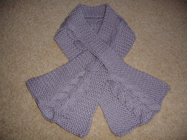 Cabled keyhole scarf 002