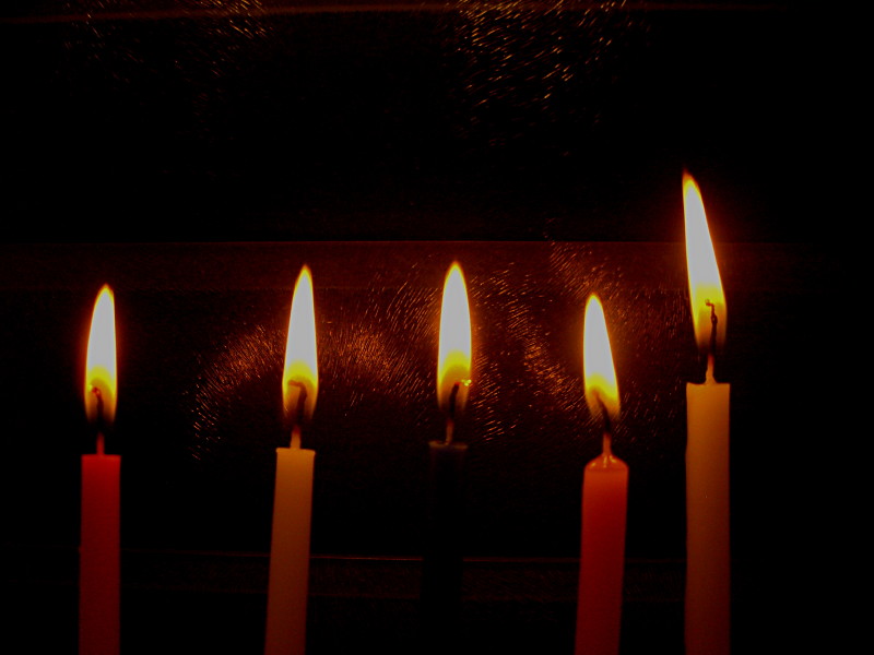 04-12-2010-4candles