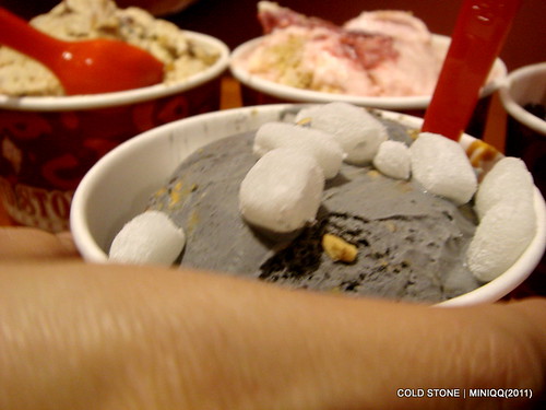 COLD STONE:竹碳芝麻冰淇淋-春暖花開