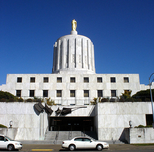 606px-Oregon_State_Capitol_building