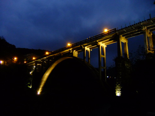 晚上打燈的運煤橋