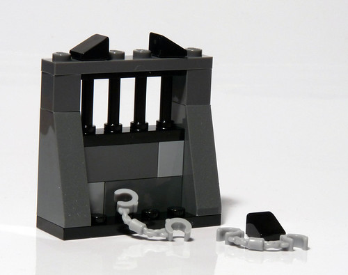 7952 - 2010 Kingdoms Advent Calendar - Day 11 - Cell Wall
