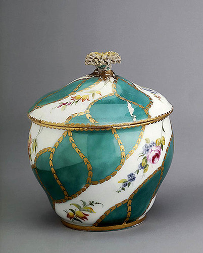 012- Azucarero- Porcelana de Sèvres –Porcelana de Sèvres 1756- Copyright ©2003 State Hermitage Museum. All rights reserved