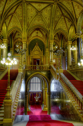 Parliament entrance. Budapest. Entrada al parlamento