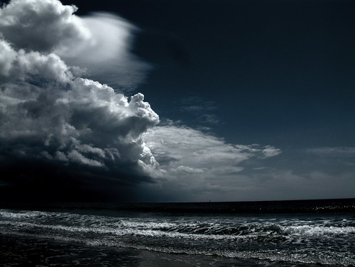  フリー写真素材, 自然・風景, 海, ビーチ・砂浜, 雲, 暗雲, 嵐,  