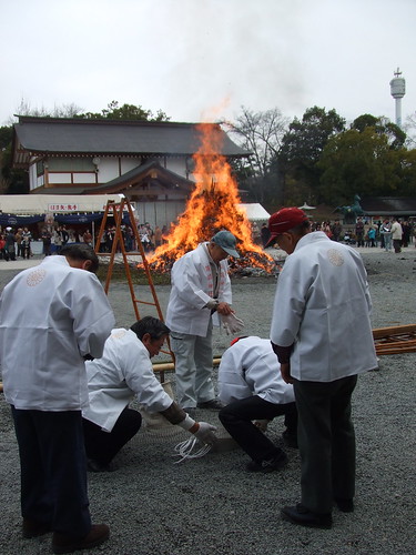 とんど 広島護国神社 2011画像 8