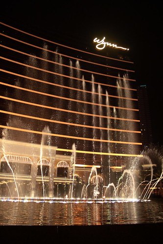 Musical fountain in front of Wynn Casino