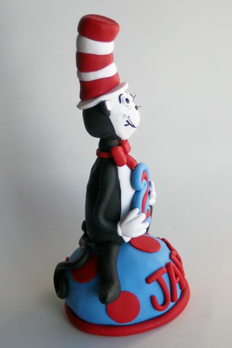 cat in hat cake decorations. Cat in the Hat inspired cake