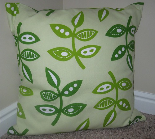 Green Leaflet Pillow