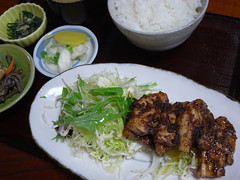 一那「豚バラ味噌炒め定食」（680円）