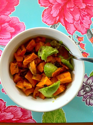spicy sweet potatoes with avocado