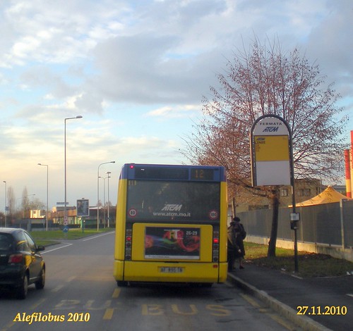 autobus Busotto n° 66 al nuovo capolinea 12 di via Finzi nel quartiere industriale Modena N.