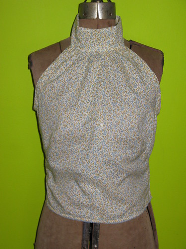 underblouse for use under suit jackets