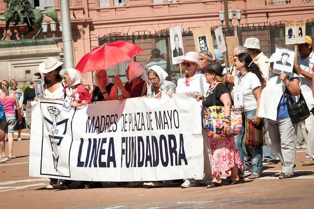 Las Madres de Plaza de Mayo