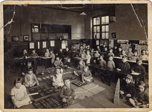 Classroom and children. 1930s.