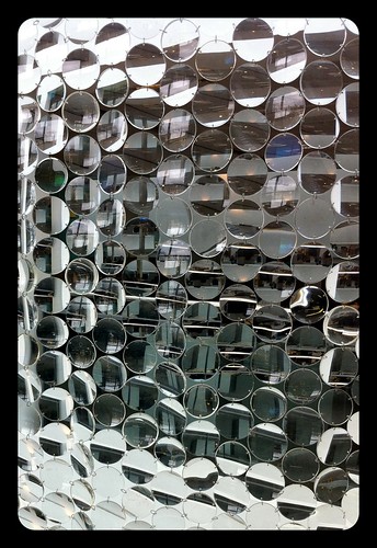 Glass curtain