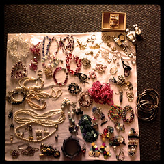 sorting out of jewelleries & accessories