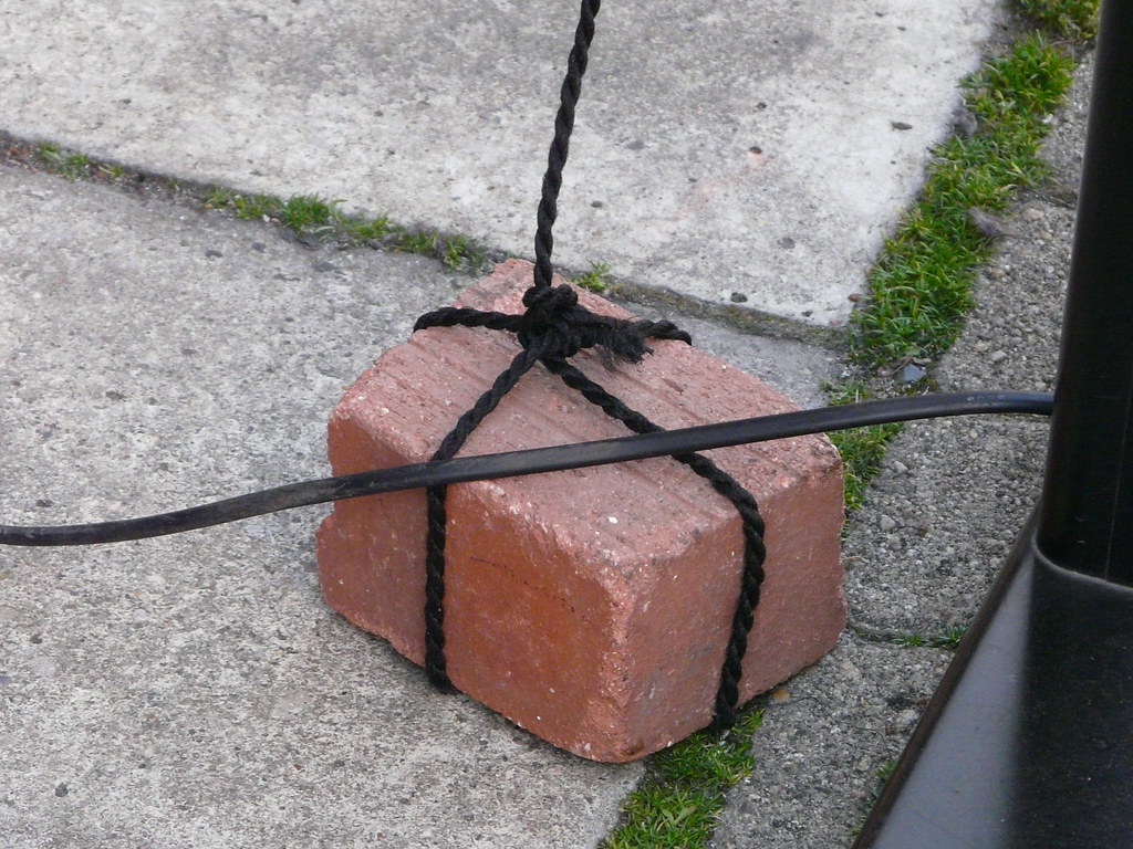 Lantern Stabilisation in Brick and Rope