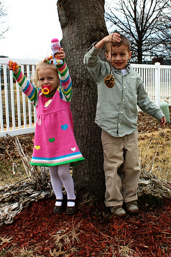 kids-by-tree