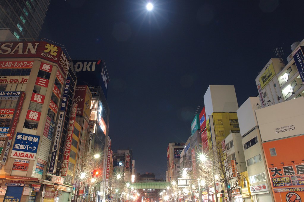 Bright moonlight : Akihabara chuou street