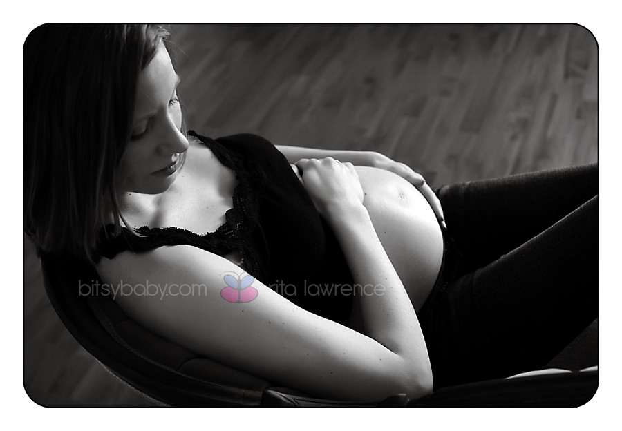 maternity photography black and white