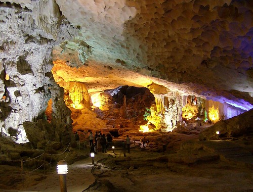 Thien Cung Cave Halong Bay