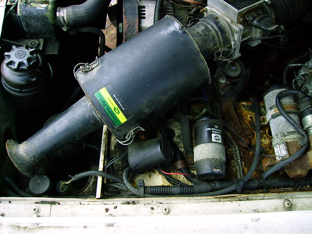 english engine repair fixing repairing 1991 landrover rangerover 39 v8 enginebay