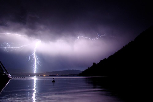 Tormenta eléctrica en Lago Calafquén, Chile