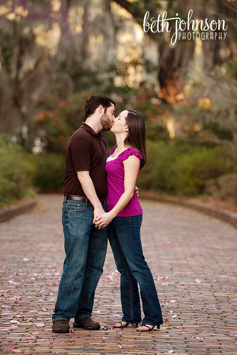 engagement photos in tallahassee at maclay gardens
