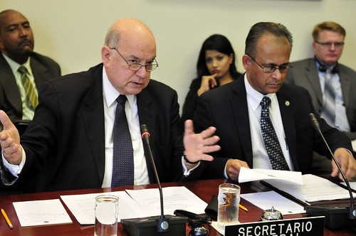 Meeting of the Group of Friends of Haiti. From left to right: José Miguel Insulza, OAS Secretary General Albert R. Ramdin, OAS Assistant Secretary General