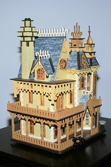 1/2' scale Haunted house