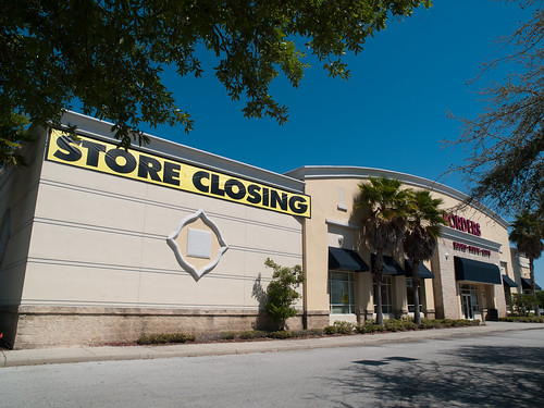 West Oaks Mall Borders Closing Store Front