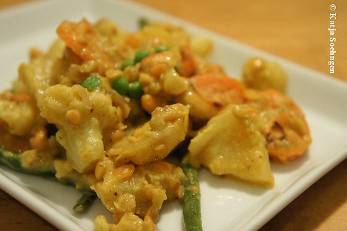 Vegetable Curry with Pineapple and Cashew Nuts