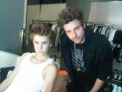 pics of justin bieber 2011 new haircut. Justin Bieber new hair cut