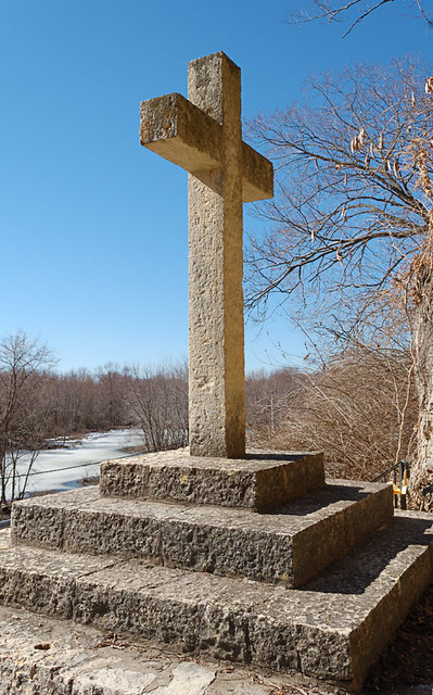 Pere Marquette monument, near Grafton, Illinois, USA