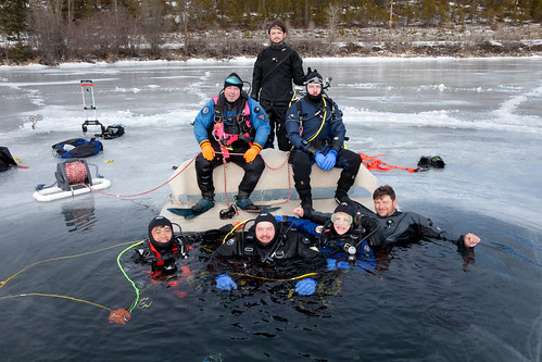 Ice divers group photo