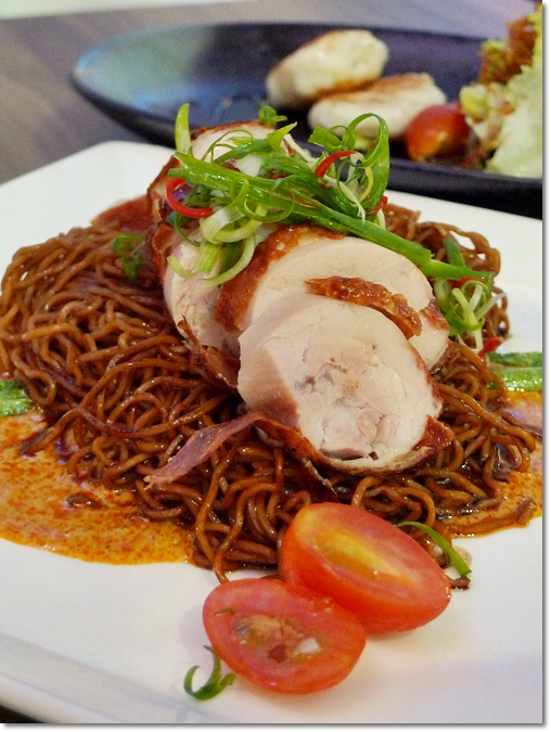 Dry Curry Noodle with Roasted Chicken Roll